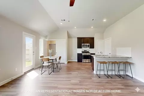 1025 Garnet Star Dr, La Marque, TX 77568