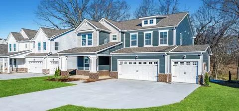 1321 English Oak Dr, Clarksville, TN 37043