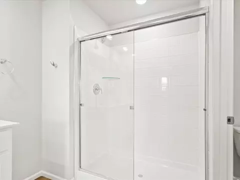 Bath - 1633 Colorado River Dr, Windsor, CO 80550 photo 3 of 7