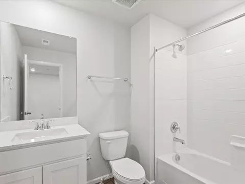 Bath - 1633 Colorado River Dr, Windsor, CO 80550 photo 4 of 7