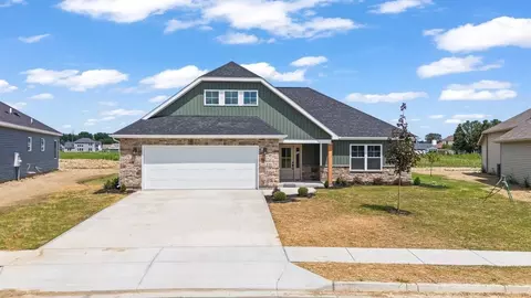 238 Darla Cir, Troy, OH 45373