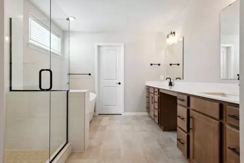 Bath - 16290 Comstock Ln, Maple Grove, MN 55369 photo 1 of 2