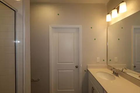 Bath - 1377 Hyde St, Saint Cloud, FL 34771 photo 3 of 3
