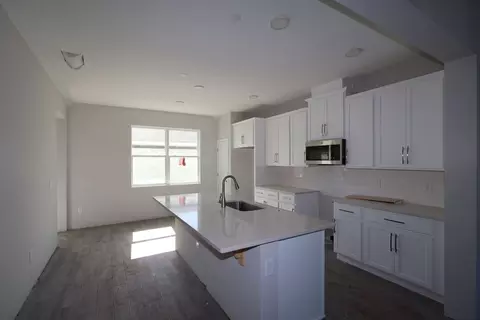 Kitchen - 1377 Hyde St, Saint Cloud, FL 34771 photo 2 of 5