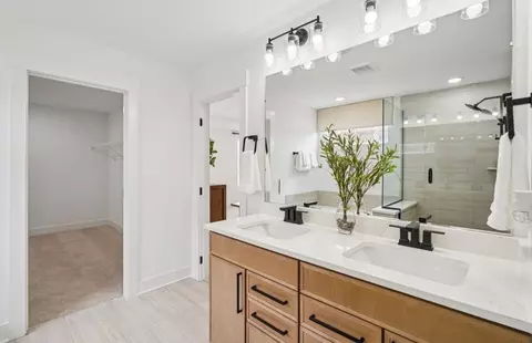 Bath - 2822 Strobel St, Wixom, MI 48393 photo 4 of 4