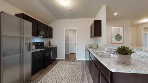 Kitchen - 1068 Raven Walk Dr, Benton, AR 72015 photo 1 of 3