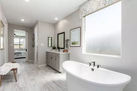 Bath - 7746 E 36th Pl, Yuma, AZ 85365 photo 3 of 5
