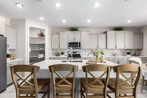 Kitchen - 7746 E 36th Pl, Yuma, AZ 85365 photo 3 of 7