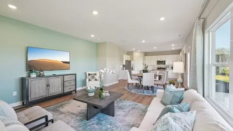 Living - 9102 Blunt Ave, Indianapolis, IN 46239 photo 6 of 6