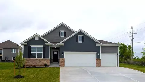 20754 W 188th Ter, Spring Hill, KS 66083