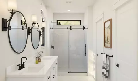 Bath - 81 E Windsor Dr, Gilbert, AZ 85296 photo 2 of 3