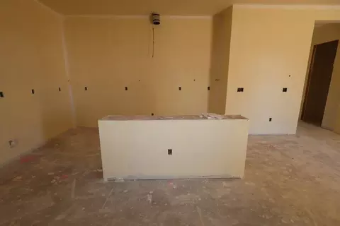 Living - 81 E Windsor Dr, Gilbert, AZ 85296 photo 1 of 2
