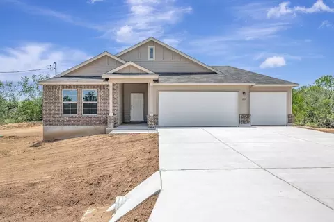 120 Greeley Dr, Floresville, TX 78114