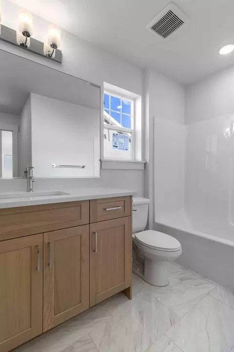 Bath - 7115 N Cairns Way, Eagle Mountain, UT 84005 photo 5 of 6