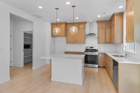 Kitchen - 7115 N Cairns Way, Eagle Mountain, UT 84005 photo 2 of 5