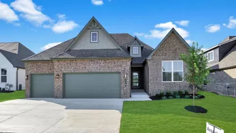 718 W 83rd St S, Tulsa, OK 74132