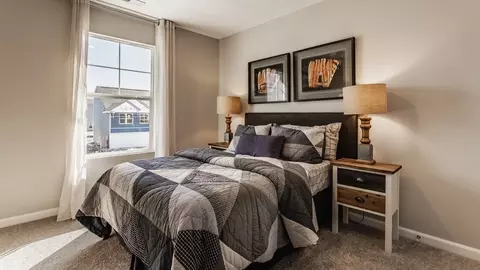 Bedroom - 8003 Schrieber Rd, Floyds Knobs, IN 47119 photo 4 of 9