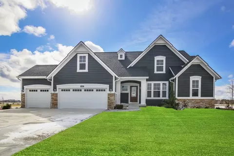 Exterior - 14054 Ambrosia Ave, Dewitt, MI 48820 photo 5 of 13