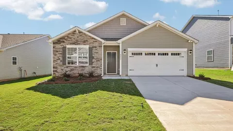 592 17th Avenue Dr NE, Hickory, NC 28601