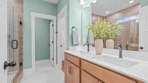 Bath - 924 Titian St, Moore, SC 29369 photo 1 of 7