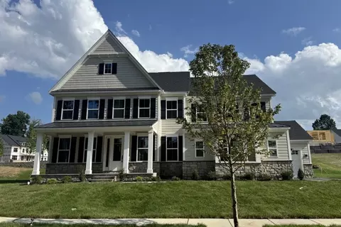 27 James Cloud Cir, Glen Mills, PA 19342
