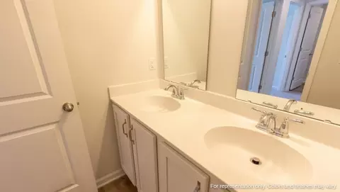 Bath - 314 Sweetspire St, Moncks Corner, SC 29461 photo 2 of 4