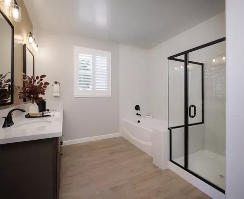 Bath - 1816 Brehler Ave, Sanger, CA 93657 photo 2 of 2