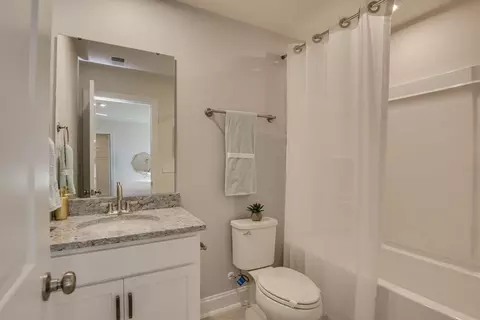 Bath - 3123 Wainwright Ct, Florence, SC 29501 photo 4 of 7