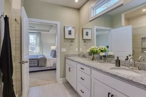 Bath - 3123 Wainwright Ct, Florence, SC 29501 photo 1 of 7