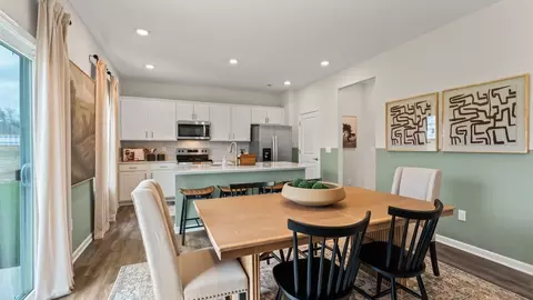 Dining - 2201 Hackberry St, Springfield, OH 45505 photo 2 of 6