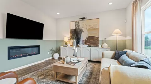 Living - 2201 Hackberry St, Springfield, OH 45505 photo 2 of 3