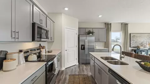 Kitchen - 2201 Hackberry St, Springfield, OH 45505 photo 8 of 11