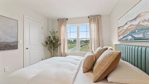 Bedroom - 2201 Hackberry St, Springfield, OH 45505 photo 5 of 20