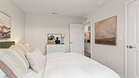 Bedroom - 2201 Hackberry St, Springfield, OH 45505 photo 6 of 20