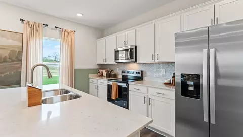 Kitchen - 2201 Hackberry St, Springfield, OH 45505 photo 2 of 11