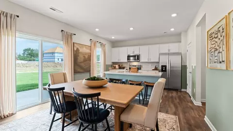 Dining - 2201 Hackberry St, Springfield, OH 45505 photo 1 of 6