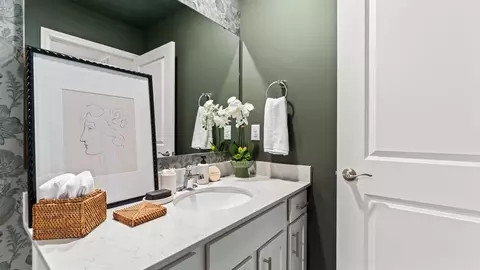 Bath - 2201 Hackberry St, Springfield, OH 45505 photo 8 of 13