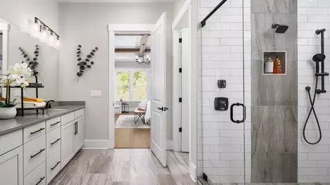 Bath - 4006 Cresswind Blvd, Monroe, NC 28110 photo 2 of 6