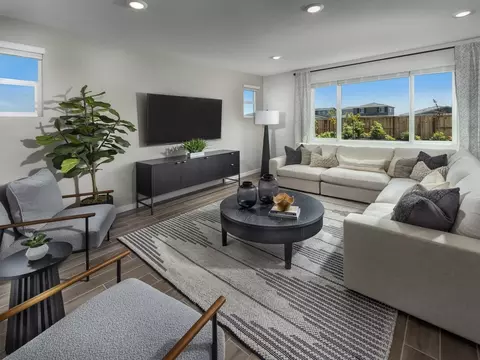 Living - 1292 Revere Loop, Galt, CA 95632 photo 3 of 4