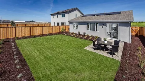 Exterior - 1082 Bruin Rd, Manteca, CA 95336 photo 3 of 4