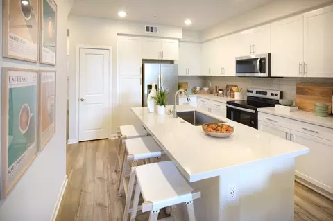 Kitchen - 9538 Hannah Way, Riverside, CA 92503 photo 4 of 5