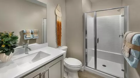 Bath - 2312 Stagecoach Rd, Patterson, CA 95363 photo 2 of 4