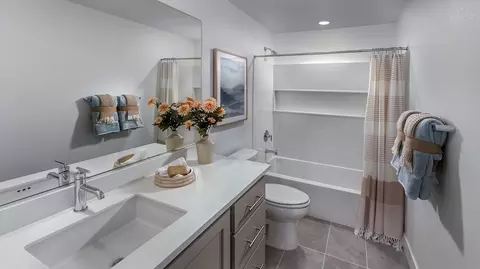 Bath - 2312 Stagecoach Rd, Patterson, CA 95363 photo 4 of 4