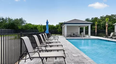 Exterior - 5528 Summit Pointe Cir #101, Bradenton, FL 34210 photo 5 of 7