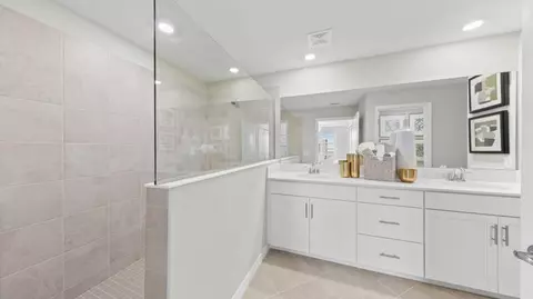 Bath - 5528 Summit Pointe Cir #101, Bradenton, FL 34210 photo 1 of 5