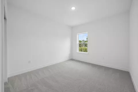 22 Tee Pl, Neptune, NJ 07753