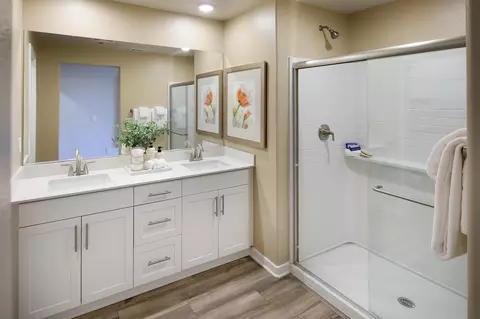 Bath - 9569 Hannah Way, Riverside, CA 92503 photo 3 of 6