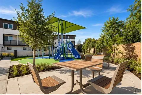 View/Area - 9569 Hannah Way, Riverside, CA 92503 photo 1 of 1