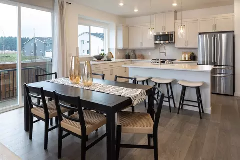 Dining - 3695 SW Knapp Dr, Gresham, OR 97080 photo 1 of 3