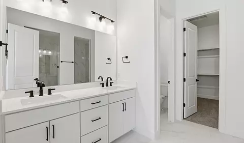 Bath - 432 E 4290 S, Washington, UT 84780 photo 1 of 1